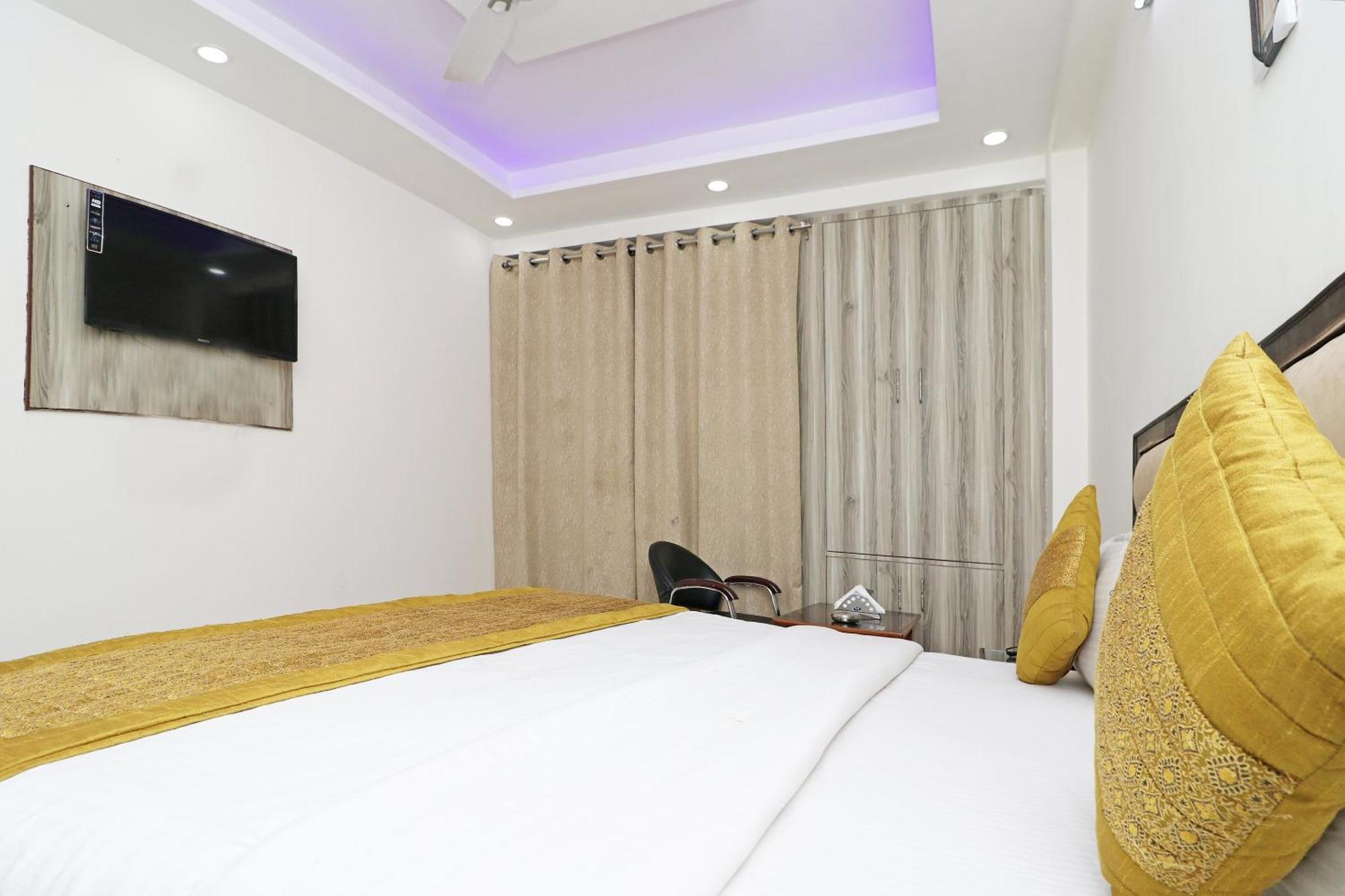 Hotel O Sweet Palace New Delhi Exterior photo
